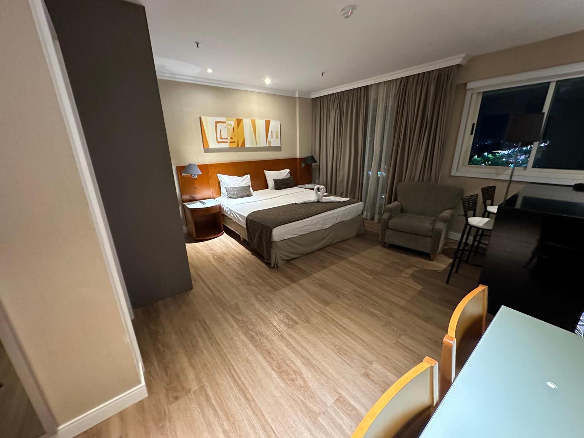 Barra Da Tijuca - 9 - Flat Premium Com Cozinha, Fogao Cooktop, Geladeira Grande, Smart Tv Grande, Lindo E Muitissimo Confortavel, Balsa Para A Praia Gratis E Estacionamento Gratuito Рио-де-Жанейро Экстерьер фото
